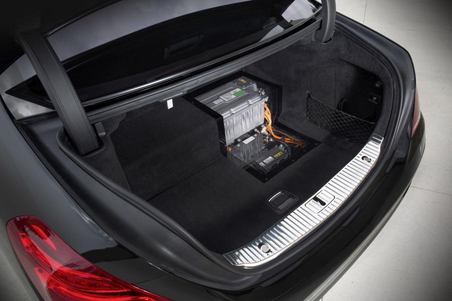  Mercedes-Benz S500 Plug-in Hybrid 2014 года  (фото 6 из 7)
